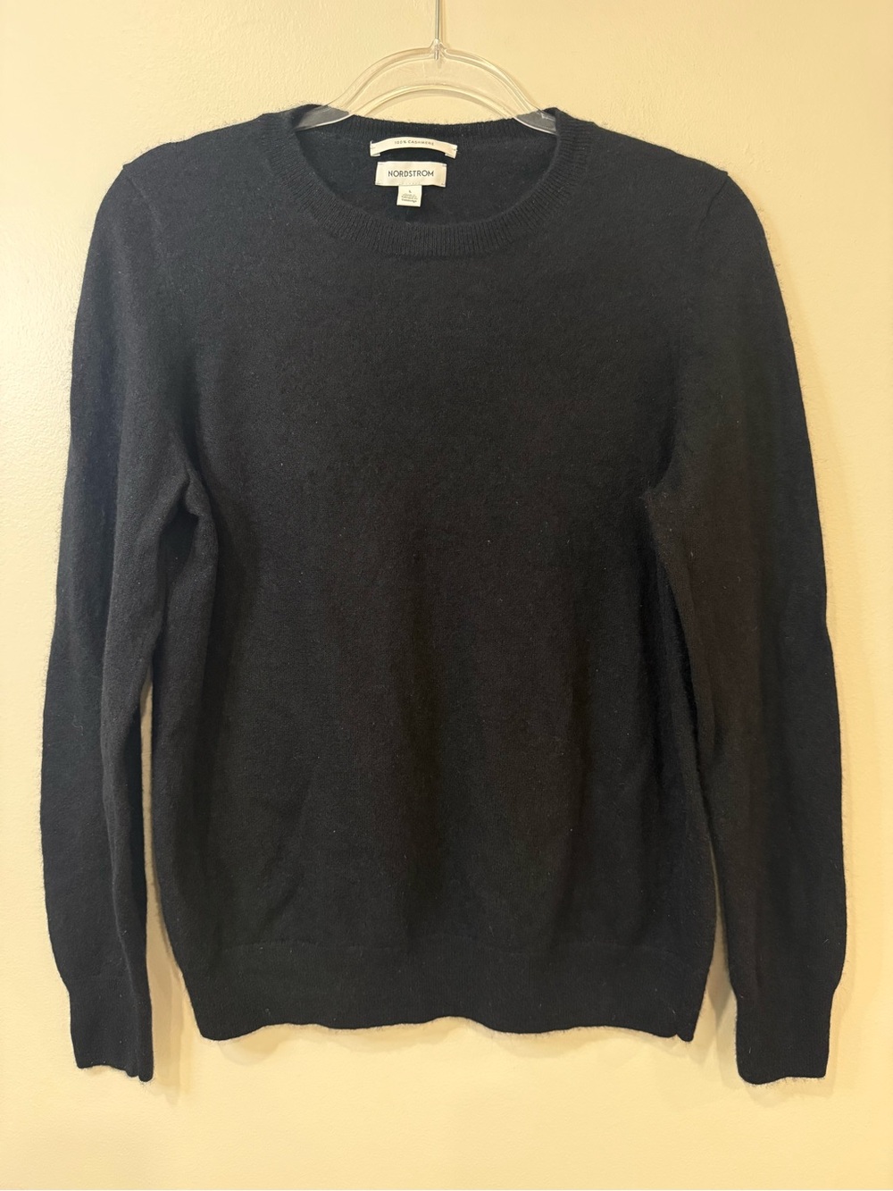 Nordstrom 100% Cashmere Black Crewneck knit pullover Long Sleeve Sweater